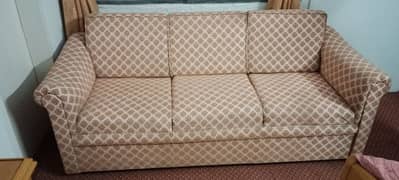 Heavy duty strong 3 seater sofa. Condition as new 0