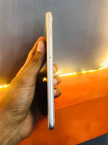 iPhone 8plus white colour 4