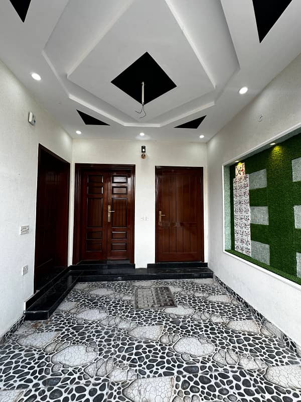 5 Marla Beautifully designed house For Sale And Direct Meeting With Owner In Park View City Lahore. 3