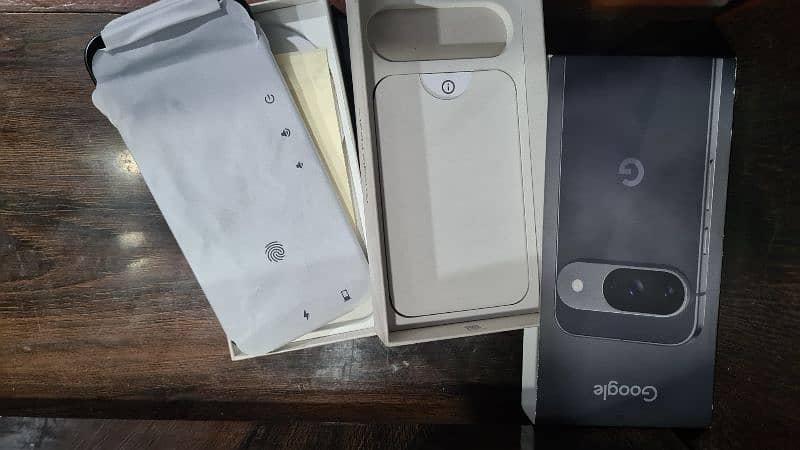 google pixel 9 open box only 128GB obsidian color 3