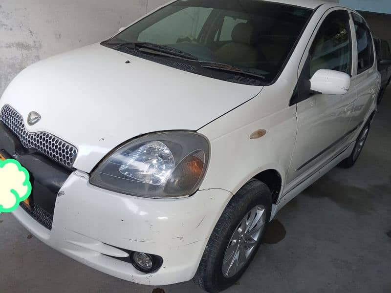 Toyota Vitz 2000 1