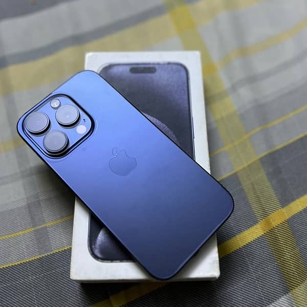 15 pro 256 GB Factory Unlock Blue titanium 2