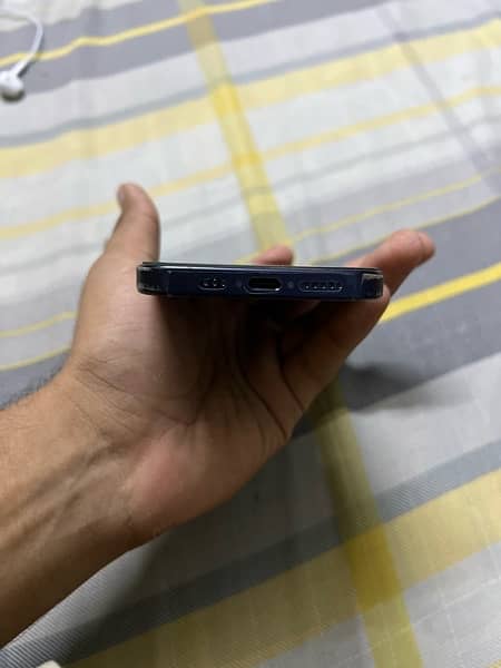 15 pro 256 GB Factory Unlock Blue titanium 4