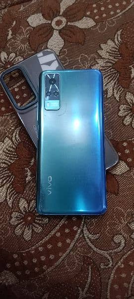 vivo y31 4/128 with original Box charger 0