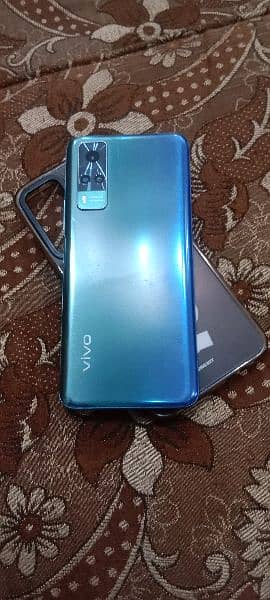 vivo y31 4/128 with original Box charger 1