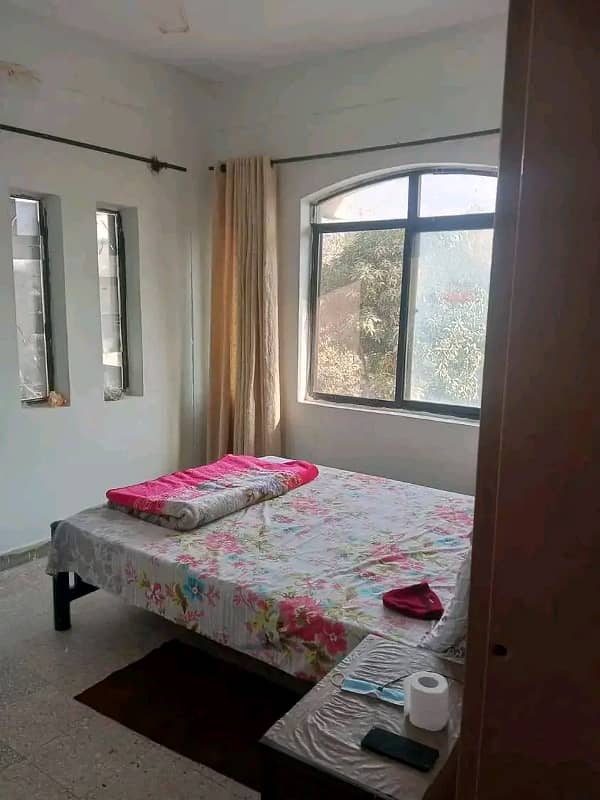 Furnish room available in G11/3 pha for ladies 2