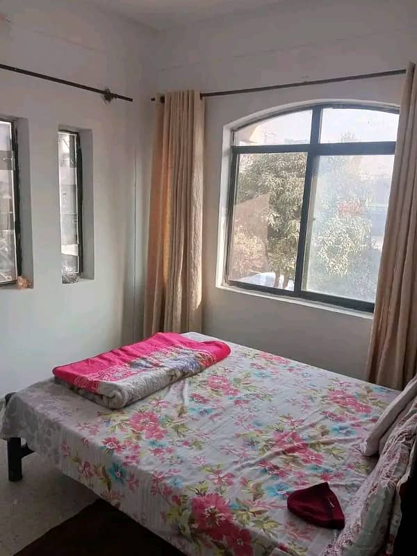 Furnish room available in G11/3 pha for ladies 3