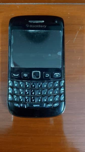 BlackBerry 9790 Touch & Type 1