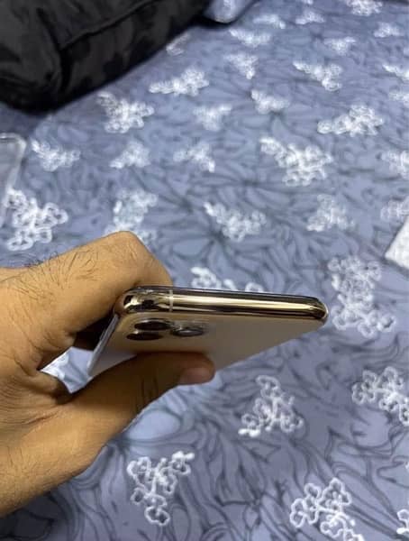 iphone 11 pro max 64gb non pta all ok 4