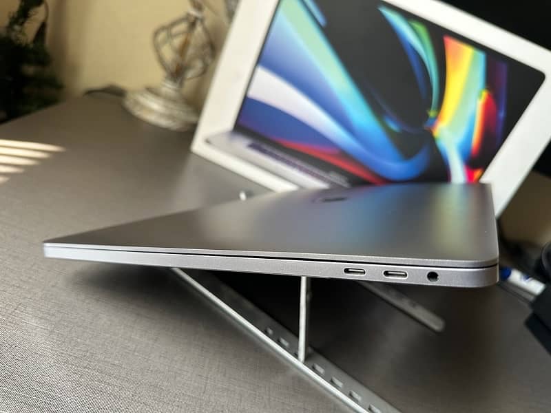 Mac Book pro 16” 2019 | 64gb/2tb | Top Of The Line 4