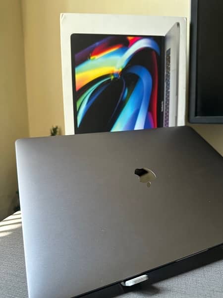 Mac Book pro 16” 2019 | 64gb/2tb | Top Of The Line 5