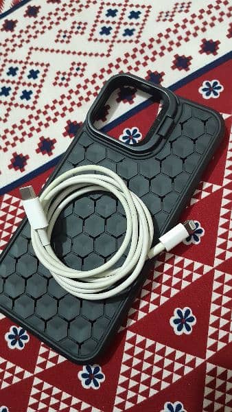 Iphone 13 pro max Original Cable and New case 1