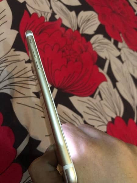 iPhone 7 genuine (128 gb) 0