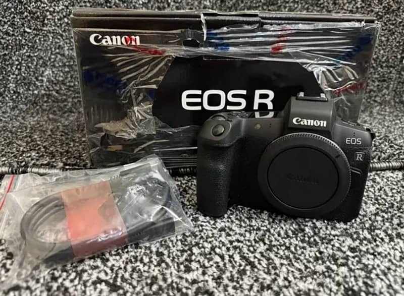 canon R with Rf 35 1.8 macro lence for sale 0