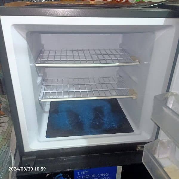 Haier fridge in very good condition, new, with 10 year warranty 2