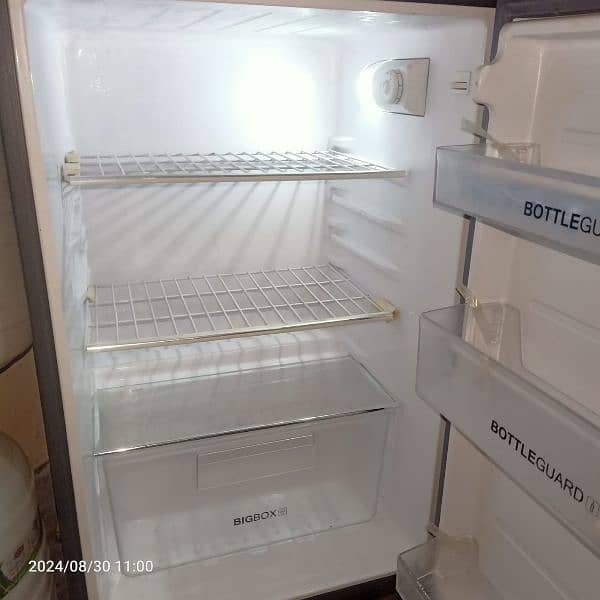 Haier fridge in very good condition, new, with 10 year warranty 4