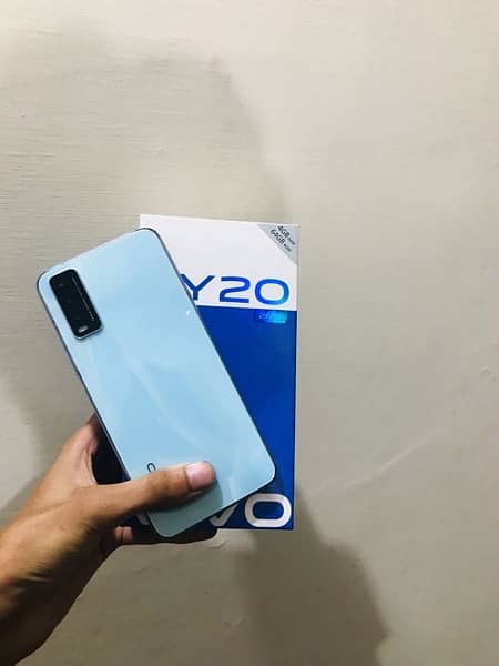 vivo y20 4/64 with box 1