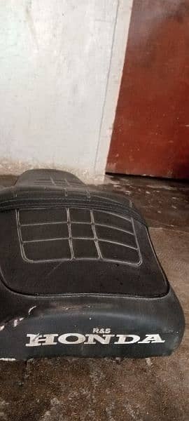 bike seat of honda 3