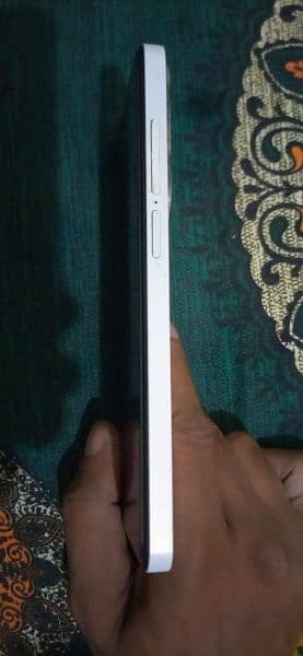 I'm selling my infinix hot 40pro 16 256 5