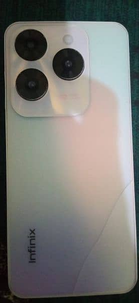 I'm selling my infinix hot 40pro 16 256 6