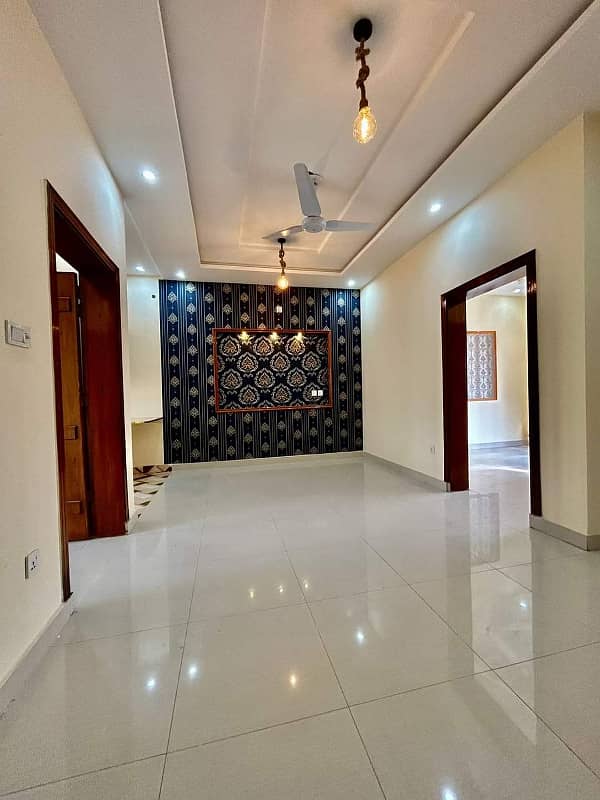 5 Marla Luxury Used House For Sale In Bahria Town Lahore 2