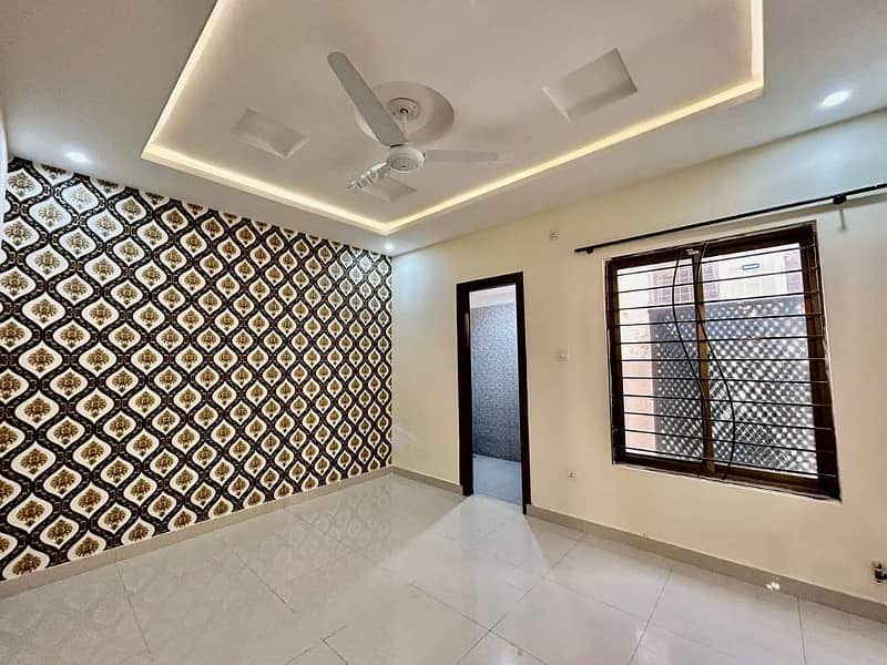 5 Marla Luxury Used House For Sale In Bahria Town Lahore 4