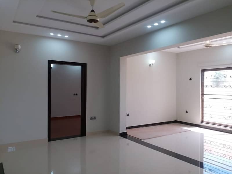 8 Marla Luxury Non Furnished House For Rent in Bahria Town Lahore 3