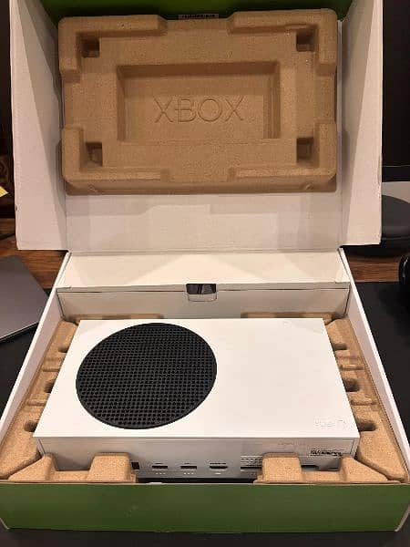 5 Time Used Xbox Series S 512GB 1