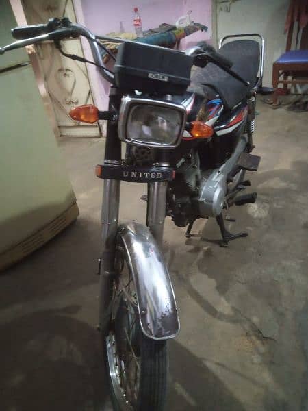 ok bike black color 1st owner 3