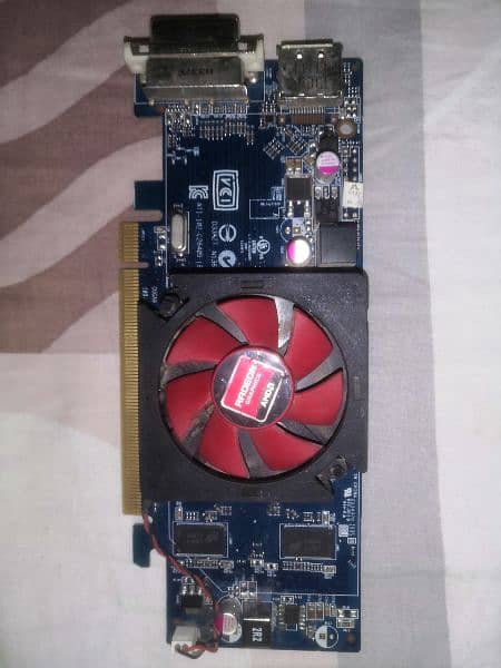 amd hd 7470 1gb gddr5 64bit graphics card 0