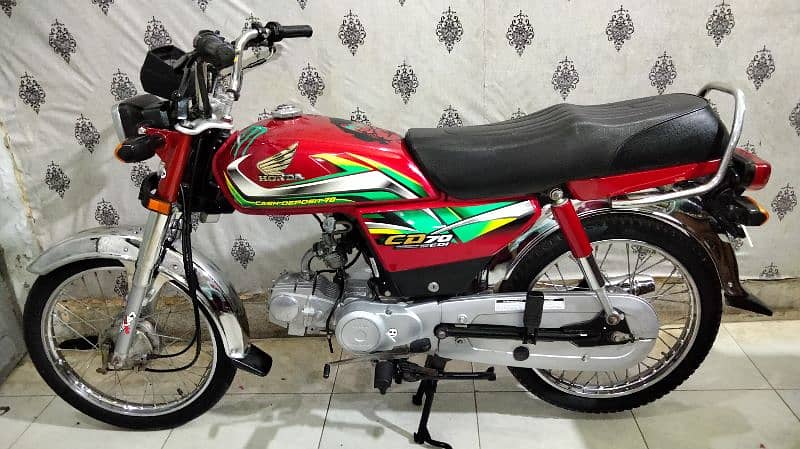 HONDA CD 70 2022 K October ki hai urgent sale 1