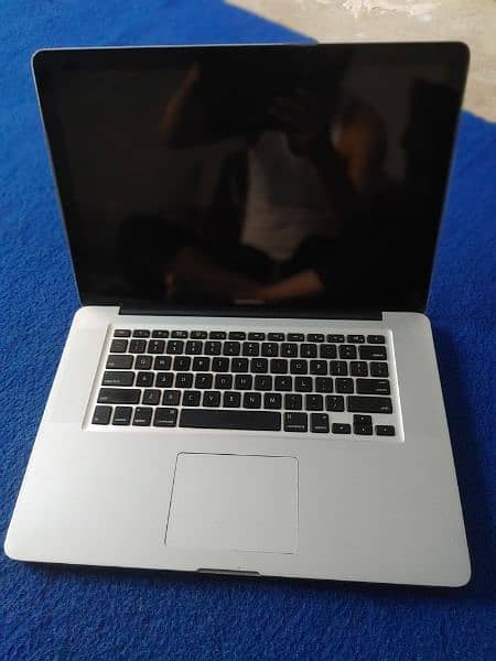 apple macbook pro 2012 core i7 3rd generation 1