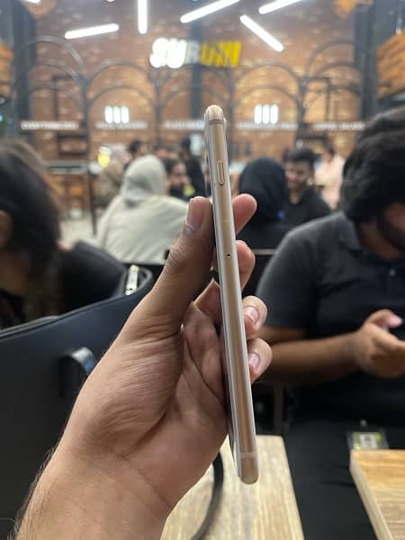 Iphone 8 plus, 64gb, PTA approved 4