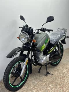 Yamaha ybr125g 2023 ( mat grey colour )