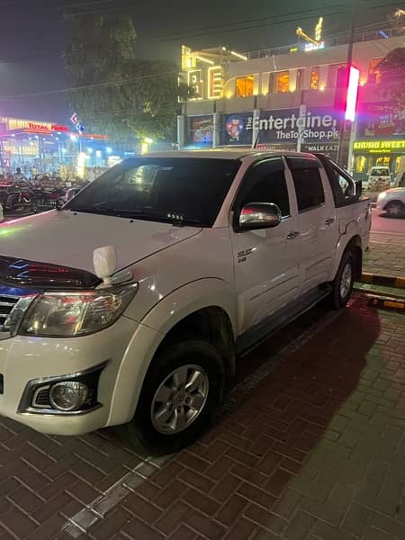 Toyota Hilux 2013 total jenioun 1