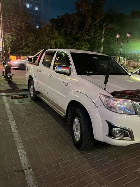 Toyota Hilux 2013 total jenioun 4