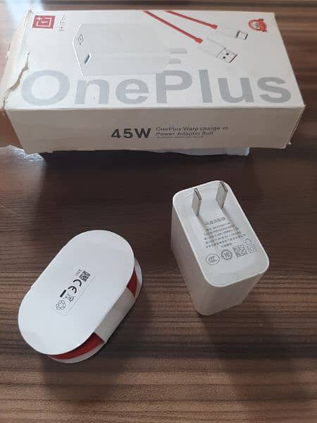 one plus . . 45 wat charger . . 1 month use 2