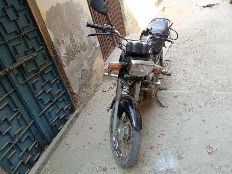 Yamaha junoon bike 4 stroke yd 100 model for sale 3