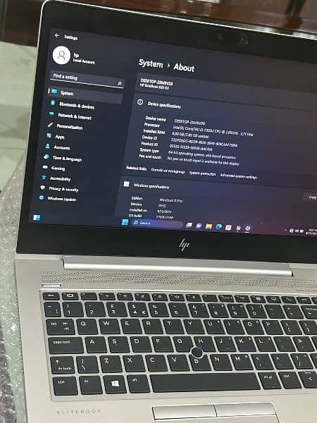 hp elitebook 830 g5 core i5 7th gn 10