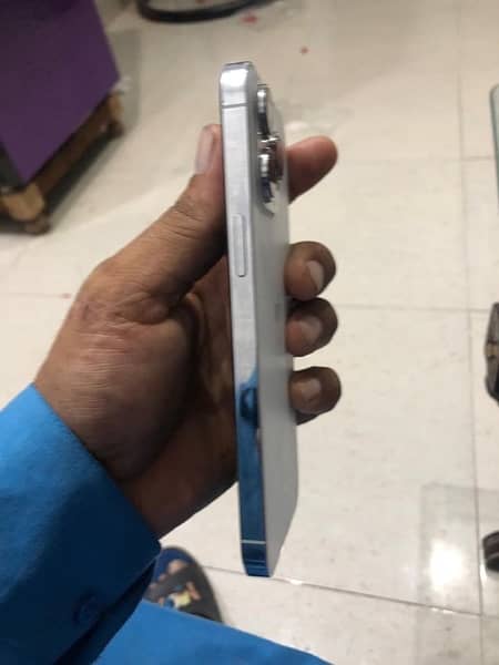 I phone 14 pro max factory unlock 128 gb only back change 6