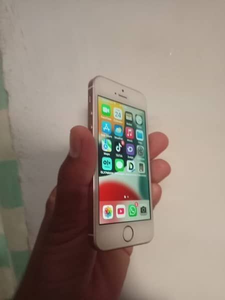 iPhone 5se 128gb non pta 1