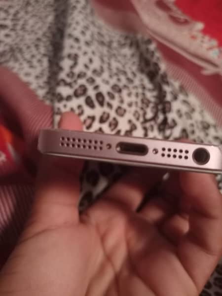 iPhone 5se 128gb non pta 7