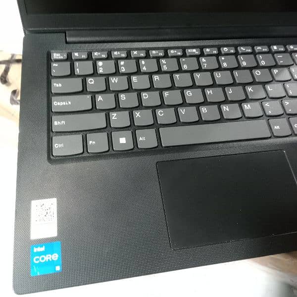 Lenovo v14 g3 core i5 12 genration 1