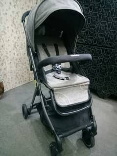 Light weighted compact stroller