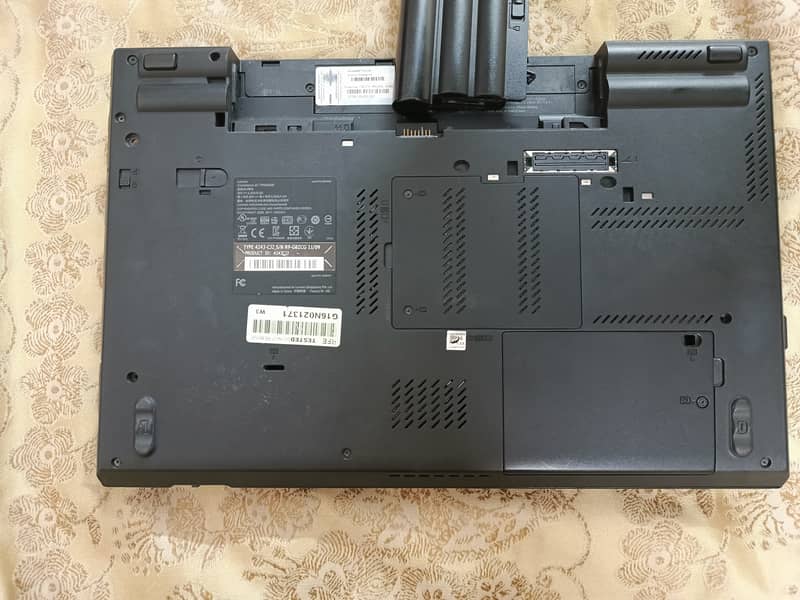 Lenovo Thinkpad T520 with original charger 0