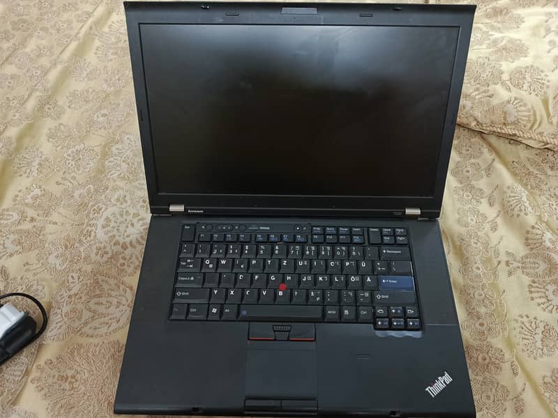 Lenovo Thinkpad T520 with original charger 1