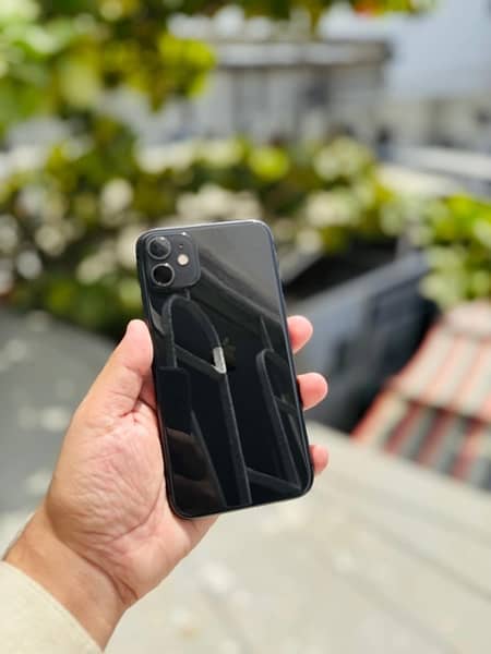 iphone 11 64 GB factory unlock 1