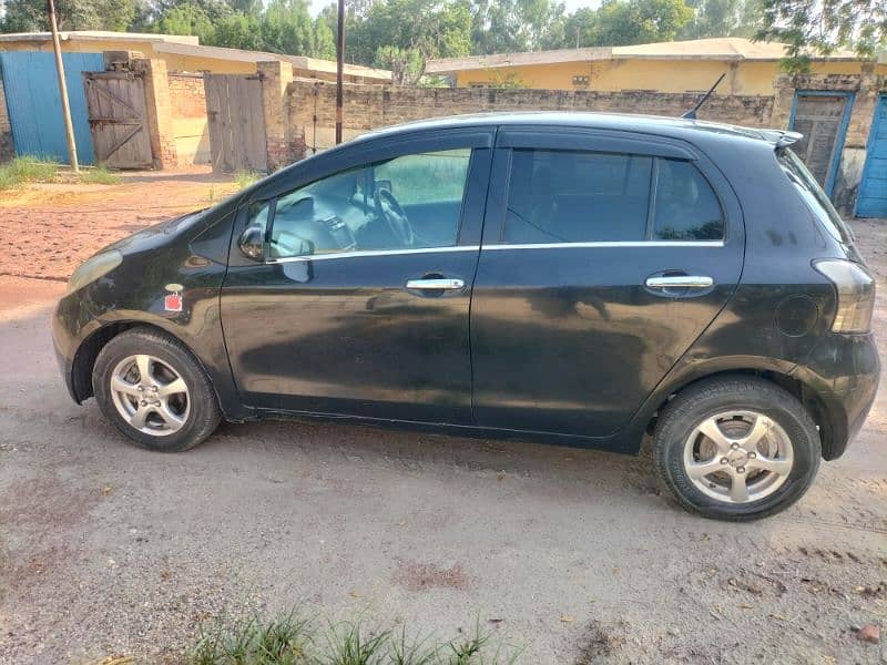 Toyota Vitz 2007 in very good condition 9