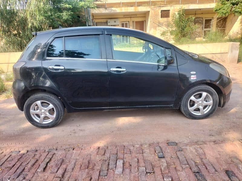 Toyota Vitz 2007 in very good condition 14