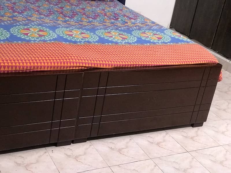 used single bed 0